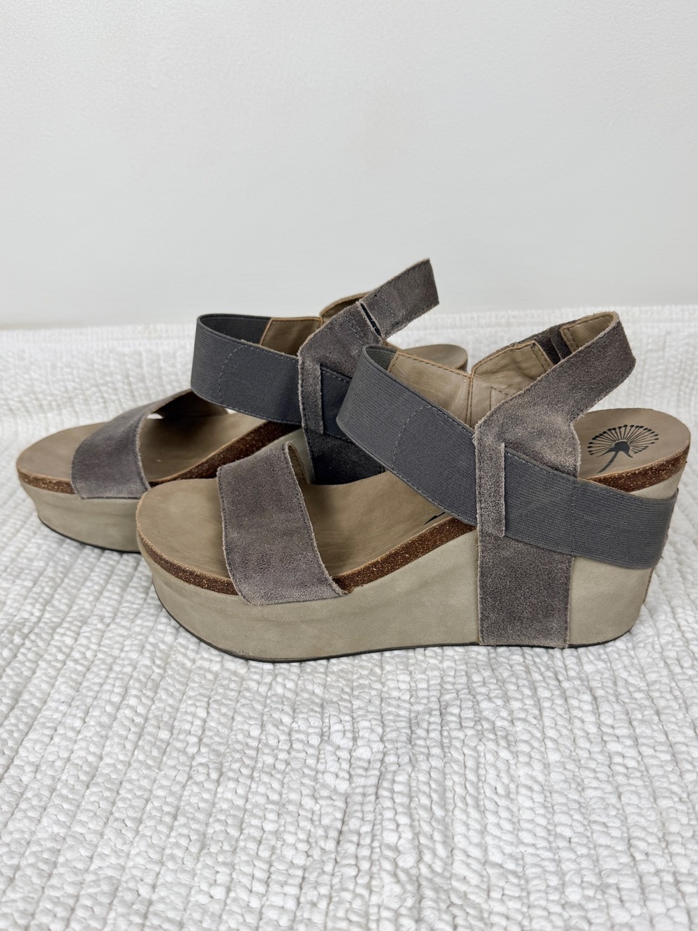 OTBT Bushnell Leather Platform Wedge Sandals‎ Sz 9.5 Comfortable Heals